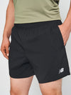 מכנס ריצה קצר לגבר שורט 5 אינץ' צבע שחור ניו באלאנס  New Balance Core Run 5