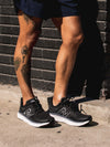 נעלי ריצה ניו באלאנס 1080 גברים רוחב 2E ניו באלאנס New Balance FOAM X צבע שחור לבן (מידות 41.5-47) M1080 V12 B12